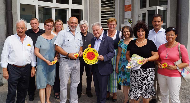 vlnr: J. Ratzesberger, J. Mühlbachler, LAbg. U. Schwarz, U. Schmitzberger, Obmann A. Klepatsch, M. Doppler, LH J. Pühringer, LAbg. M. Jachs, S. Wagner, E. Guttenbrunner, Bgm. Ch. Jachs, LAbg. G. Lackner-Strauss